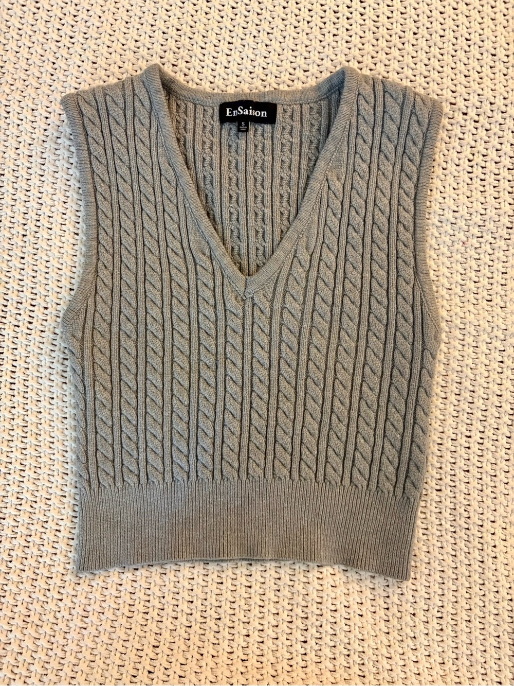 En Saison Cable Knit V-Neck Sweater Vest - Gray